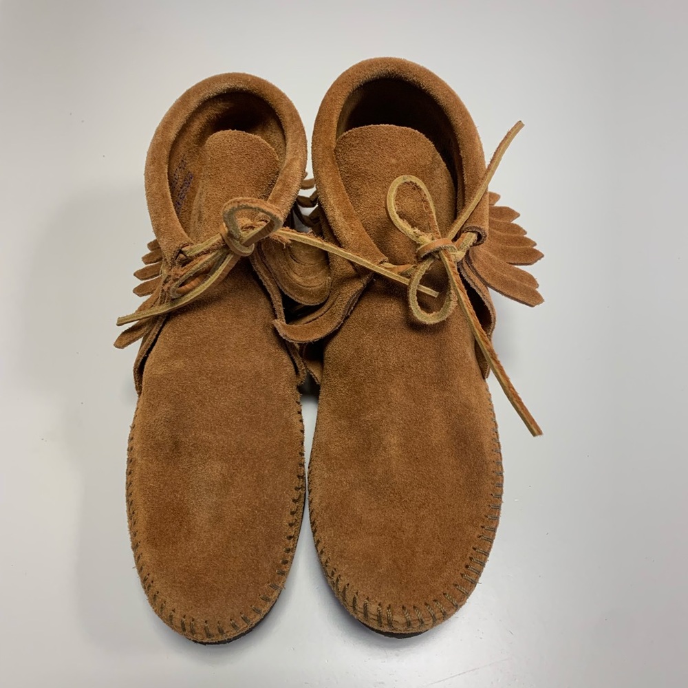 Minnetonka Classic Fringe Hardsole Boot